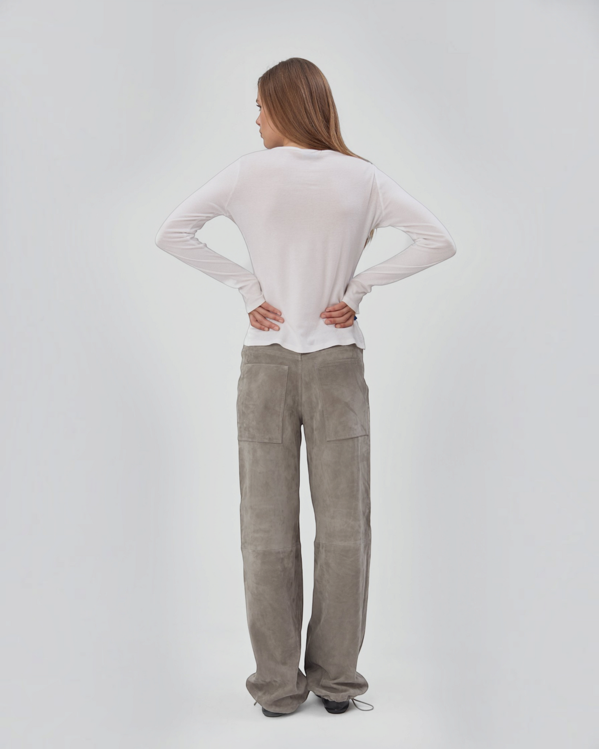 Sport Jean in Smoke Suede