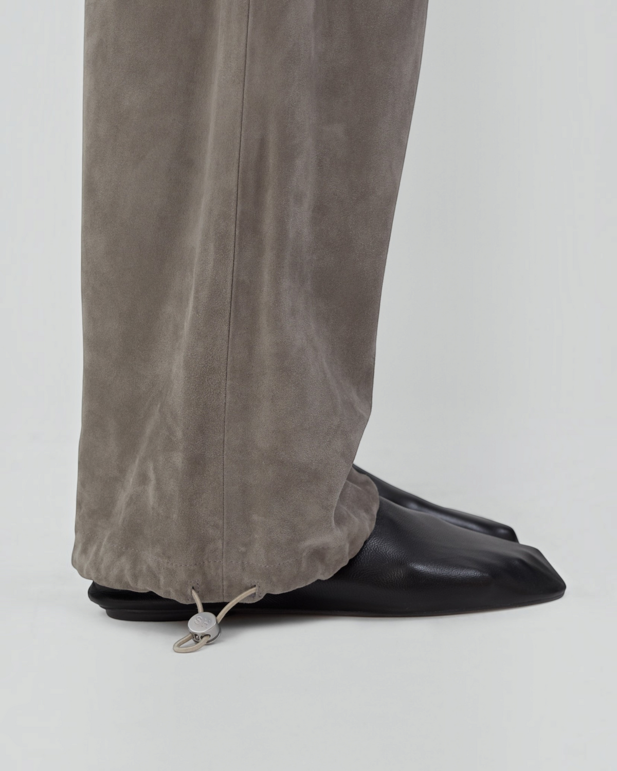 Sport Jean in Smoke Suede