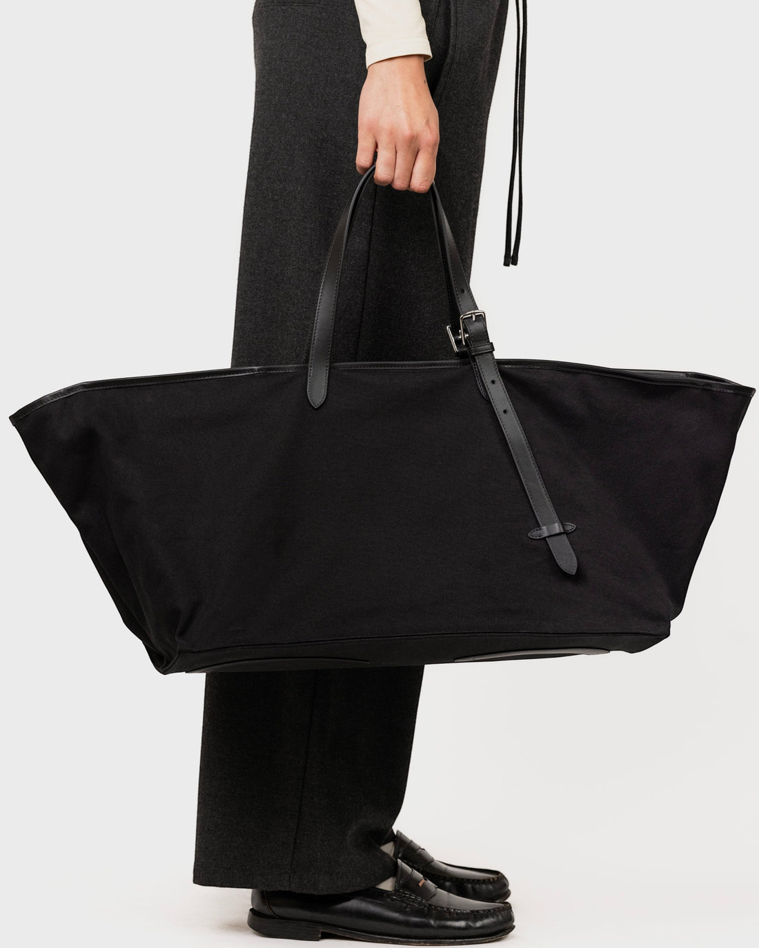 Leonora Weekend Canvas Carryall